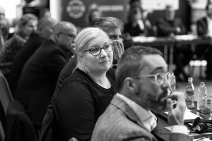 Woman_in_Rail_WEB-44