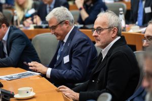 Debate_WEB-136