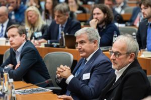 Debate_WEB-139