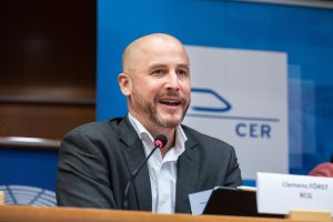 Debate_WEB-141