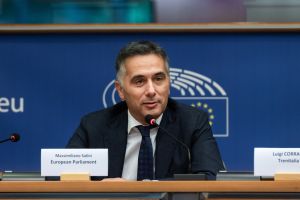 Debate_WEB-166