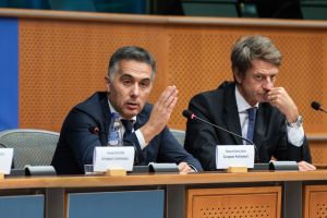 Debate_WEB-171