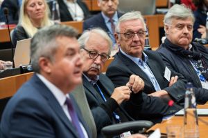 Debate_WEB-179