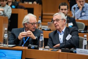 Debate_WEB-185