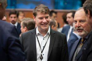 Debate_WEB-28