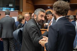 Debate_WEB-43