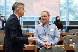 Debate_WEB-50