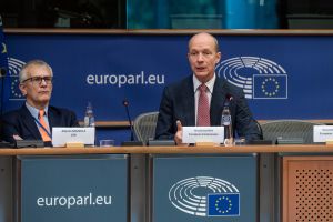 Debate_WEB-77