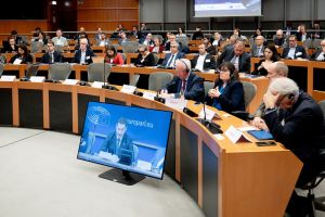 CERDebat8.11HD-105