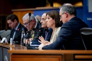 CERDebat8.11HD-178