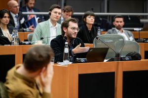 CERDebat8.11HD-206