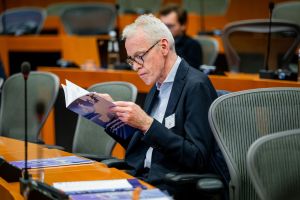 CERDebat8.11HD-31