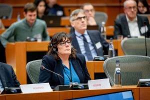 CERDebat8.11HD-61