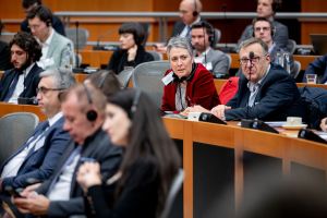 CERDebat8.11HD-84